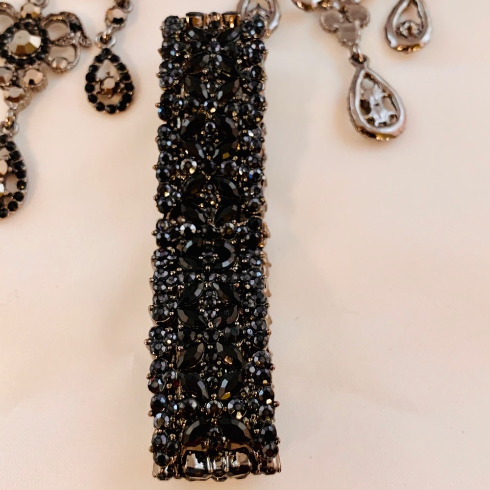 Glamorous Night Out Black Stone Bracelet Earrings - Picture 5 of 8